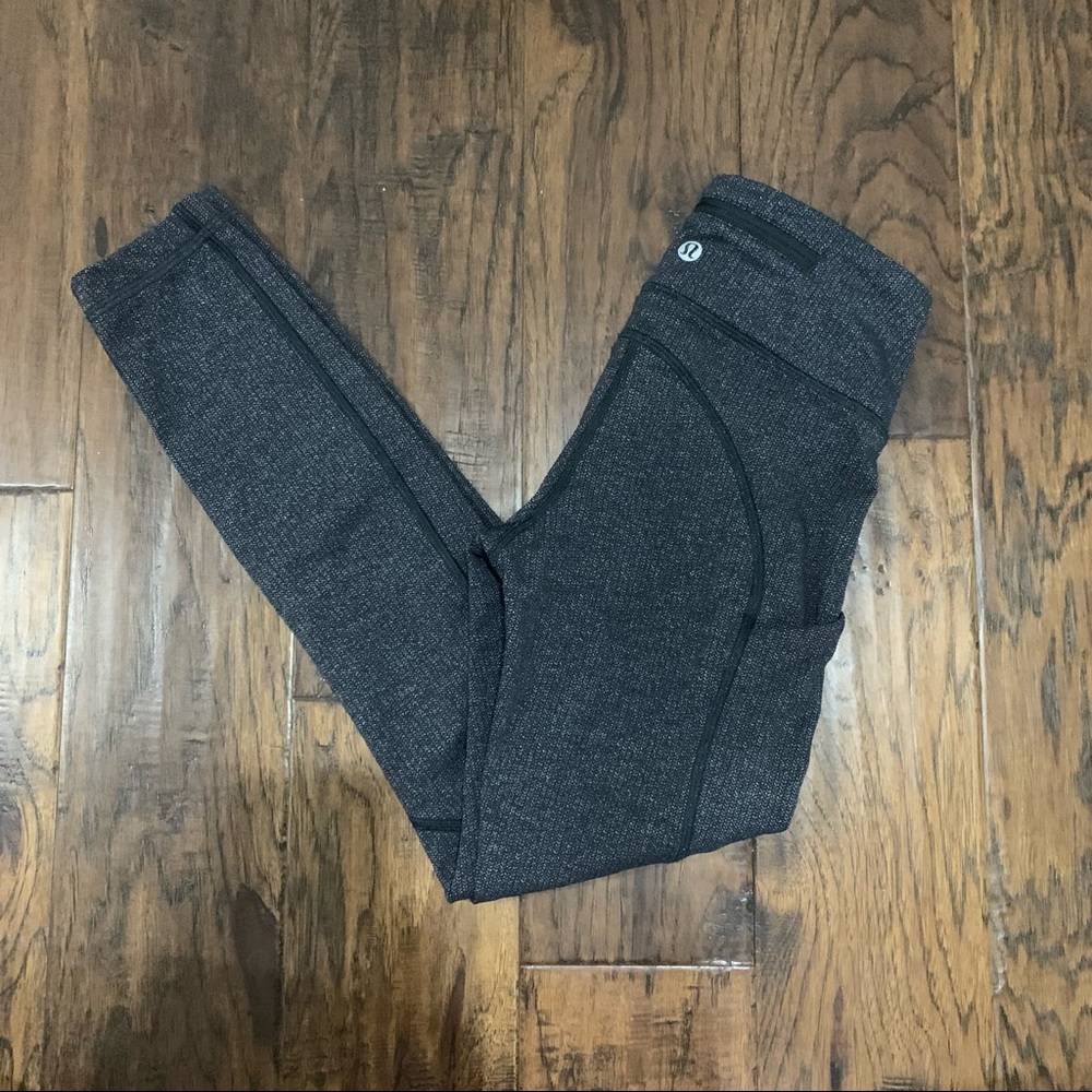 Lululemon Speed Up Leggings 25” Herringbone Size 2 Perfect Condition
